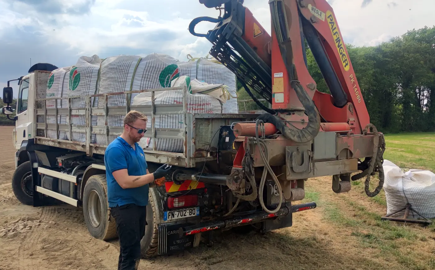 Cocolflex réalise les diagnostics pour dépannage, vidanges et filtrations hydrauliques sur engins de TP ou engins agricoles en pays de Brocéliande